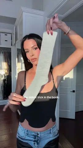 🧦 It really is the oldest trick IB @Greta 