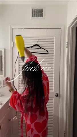 I beg you to get political because I promise you that we are all underreacting. Silence is compliance. F*ck ice. #dailyvlog #aestheticvlog #dayinthelife #dayinmylifevlog #dailyroutine 